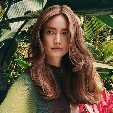 Master imagery of Nutriplenish hair care model.