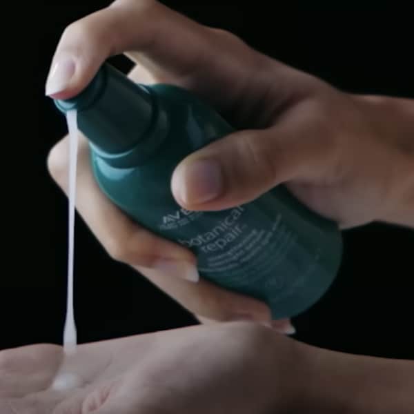 Strengthen hair while you sleep with Botanical Repair™ strengthening overnight serum